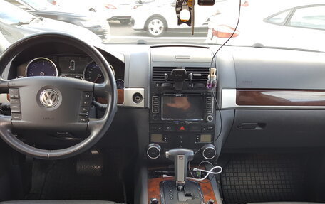 Volkswagen Touareg III, 2010 год, 1 950 000 рублей, 10 фотография