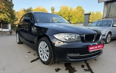 BMW 1 серия, 2011 год, 720 000 рублей, 1 фотография