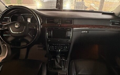 Skoda Superb III рестайлинг, 2013 год, 800 000 рублей, 6 фотография