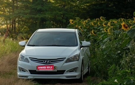 Hyundai Solaris II рестайлинг, 2015 год, 1 100 000 рублей, 11 фотография