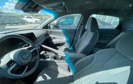 Hyundai Elantra, 2022 год, 1 200 000 рублей, 5 фотография