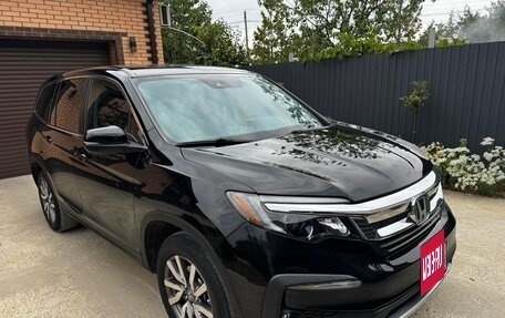 Honda Pilot III рестайлинг, 2021 год, 5 500 000 рублей, 3 фотография