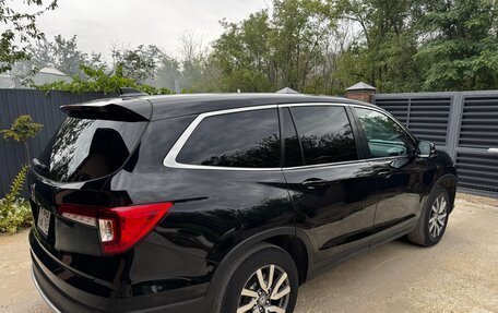 Honda Pilot III рестайлинг, 2021 год, 5 500 000 рублей, 4 фотография