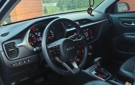 KIA Rio IV, 2021 год, 1 750 000 рублей, 1 фотография