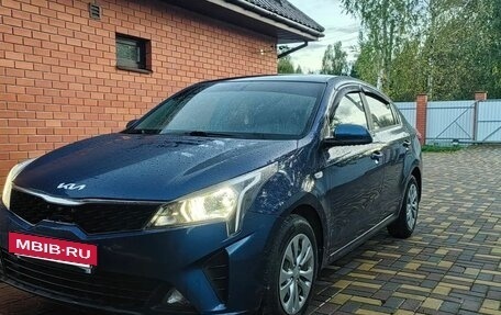 KIA Rio IV, 2021 год, 1 750 000 рублей, 2 фотография