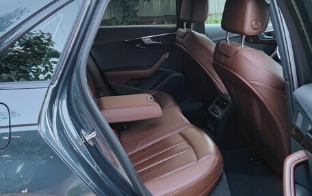 Audi A4, 2016 год, 2 000 000 рублей, 24 фотография