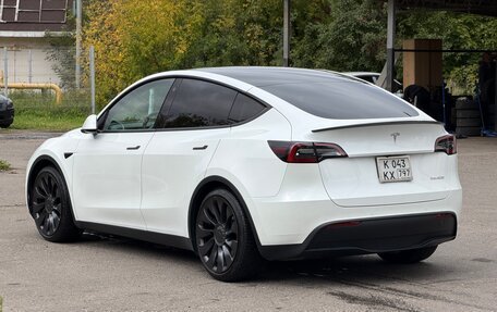 Tesla Model Y I, 2021 год, 3 700 000 рублей, 4 фотография