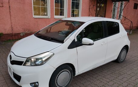Toyota Vitz, 2011 год, 350 000 рублей, 2 фотография