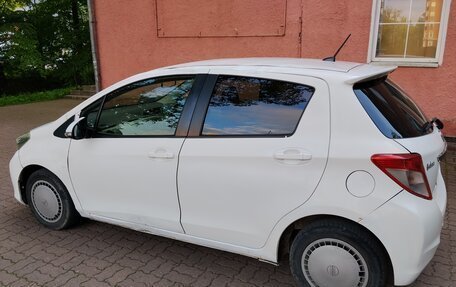 Toyota Vitz, 2011 год, 350 000 рублей, 4 фотография
