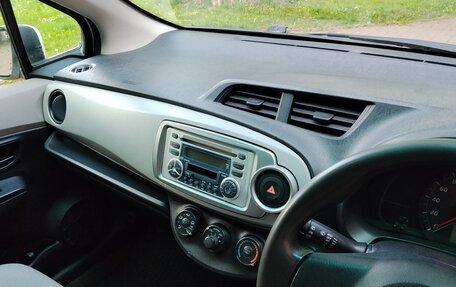 Toyota Vitz, 2011 год, 350 000 рублей, 13 фотография