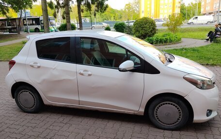 Toyota Vitz, 2011 год, 350 000 рублей, 7 фотография
