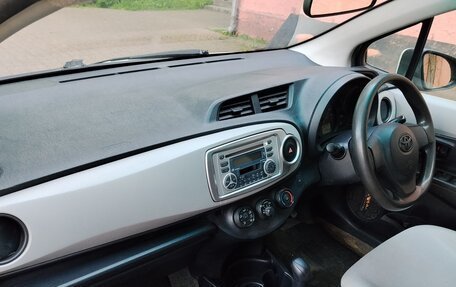 Toyota Vitz, 2011 год, 350 000 рублей, 19 фотография