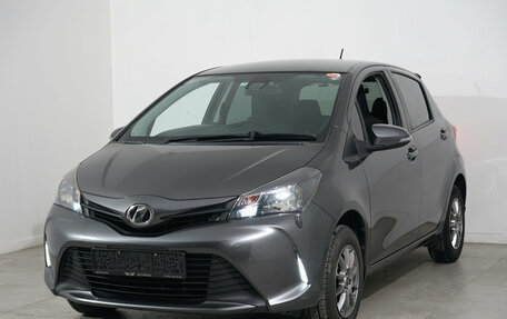 Toyota Vitz, 2016 год, 859 000 рублей, 2 фотография