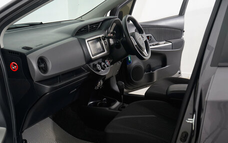 Toyota Vitz, 2016 год, 859 000 рублей, 16 фотография