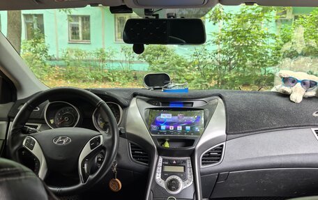 Hyundai Avante, 2011 год, 700 000 рублей, 10 фотография