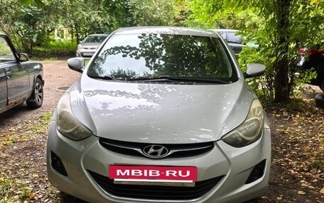 Hyundai Avante, 2011 год, 700 000 рублей, 3 фотография