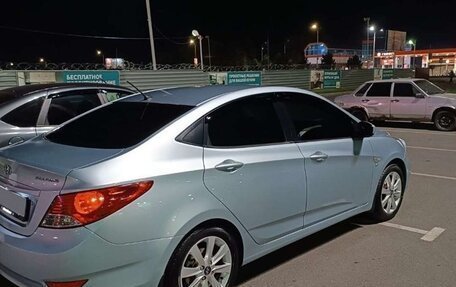 Hyundai Solaris II рестайлинг, 2011 год, 750 000 рублей, 1 фотография