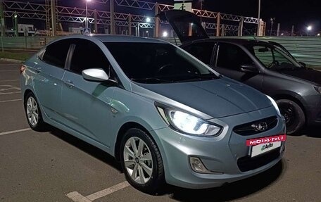 Hyundai Solaris II рестайлинг, 2011 год, 750 000 рублей, 2 фотография
