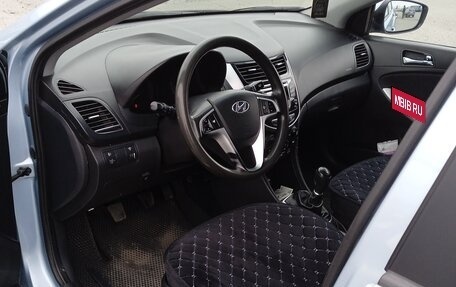 Hyundai Solaris II рестайлинг, 2011 год, 750 000 рублей, 10 фотография