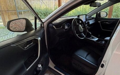 Toyota RAV4, 2023 год, 5 050 000 рублей, 7 фотография