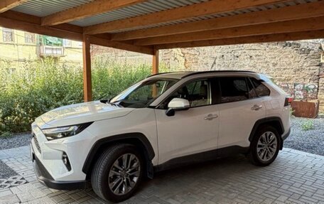 Toyota RAV4, 2023 год, 5 050 000 рублей, 3 фотография