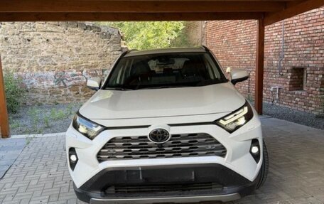 Toyota RAV4, 2023 год, 5 050 000 рублей, 2 фотография