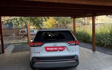 Toyota RAV4, 2023 год, 5 050 000 рублей, 5 фотография