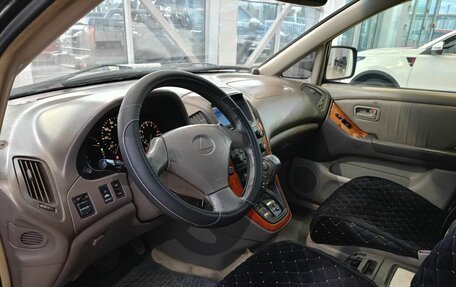 Lexus RX IV рестайлинг, 2000 год, 599 000 рублей, 10 фотография