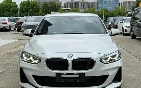 BMW 1 серия, 2022 год, 1 800 000 рублей, 2 фотография