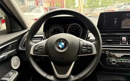 BMW 1 серия, 2022 год, 1 800 000 рублей, 8 фотография