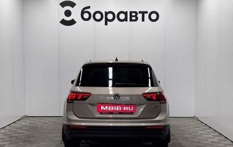 Volkswagen Tiguan II, 2017 год, 2 100 000 рублей, 6 фотография