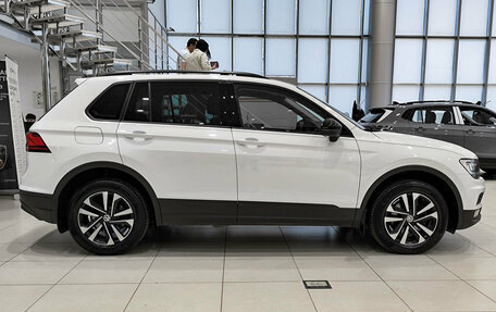 Volkswagen Tiguan II, 2020 год, 1 920 000 рублей, 5 фотография