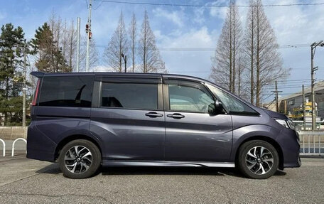 Honda Stepwgn IV, 2021 год, 1 980 000 рублей, 6 фотография