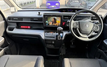 Honda Stepwgn IV, 2021 год, 1 980 000 рублей, 8 фотография