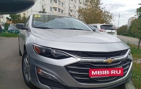 Chevrolet Malibu IX, 2021 год, 1 850 000 рублей, 2 фотография