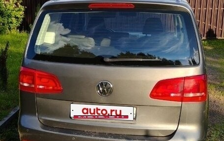 Volkswagen Touran III, 2012 год, 850 000 рублей, 3 фотография