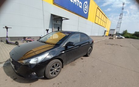 Hyundai Solaris II рестайлинг, 2021 год, 1 700 000 рублей, 2 фотография