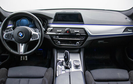 BMW 5 серия, 2019 год, 3 818 000 рублей, 13 фотография