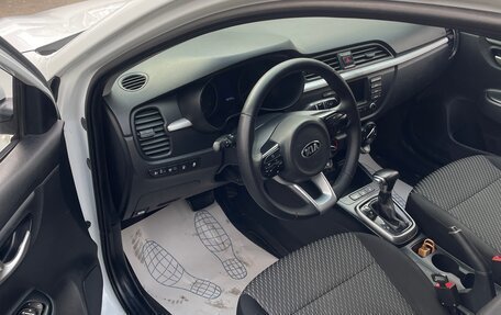 KIA Rio IV, 2018 год, 1 000 000 рублей, 4 фотография