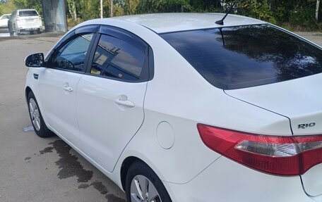KIA Rio III рестайлинг, 2013 год, 1 000 000 рублей, 4 фотография