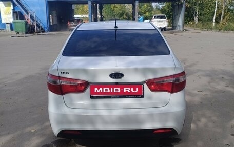 KIA Rio III рестайлинг, 2013 год, 1 000 000 рублей, 6 фотография