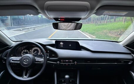 Mazda 3, 2022 год, 2 035 000 рублей, 9 фотография