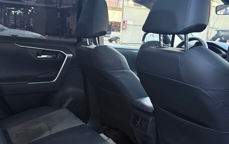 Toyota RAV4, 2025 год, 3 650 000 рублей, 10 фотография