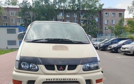 Mitsubishi Delica IV, 2001 год, 1 300 000 рублей, 2 фотография