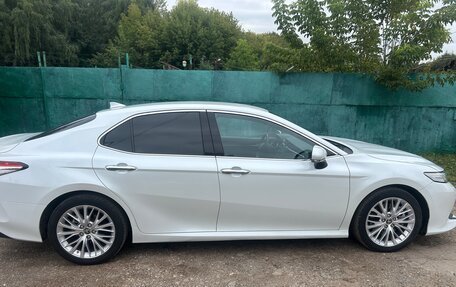 Toyota Camry, 2020 год, 3 100 000 рублей, 5 фотография