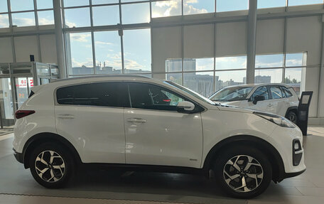KIA Sportage IV рестайлинг, 2021 год, 2 420 000 рублей, 5 фотография