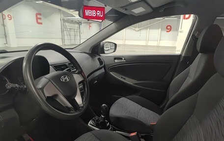 Hyundai Solaris II рестайлинг, 2015 год, 835 000 рублей, 16 фотография