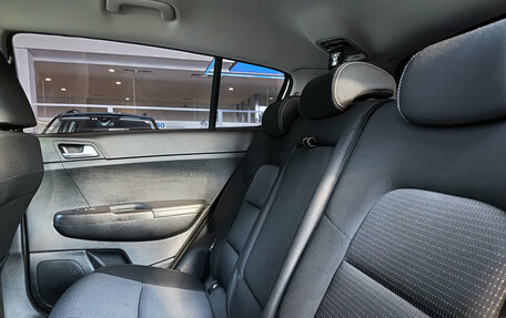 KIA Sportage IV рестайлинг, 2021 год, 2 420 000 рублей, 15 фотография