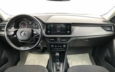 Skoda Rapid II, 2022 год, 1 570 000 рублей, 10 фотография