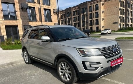 Ford Explorer VI, 2016 год, 1 850 000 рублей, 2 фотография
